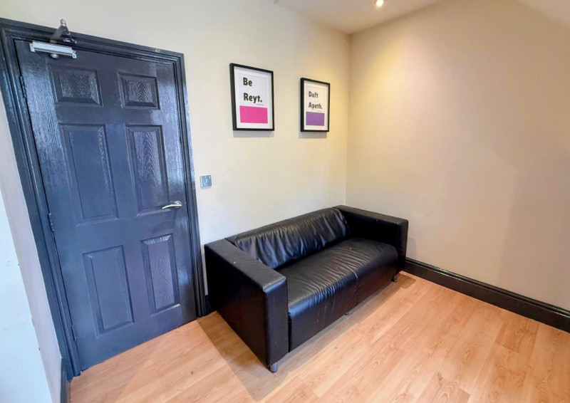 Lounge at 75A Junction Road